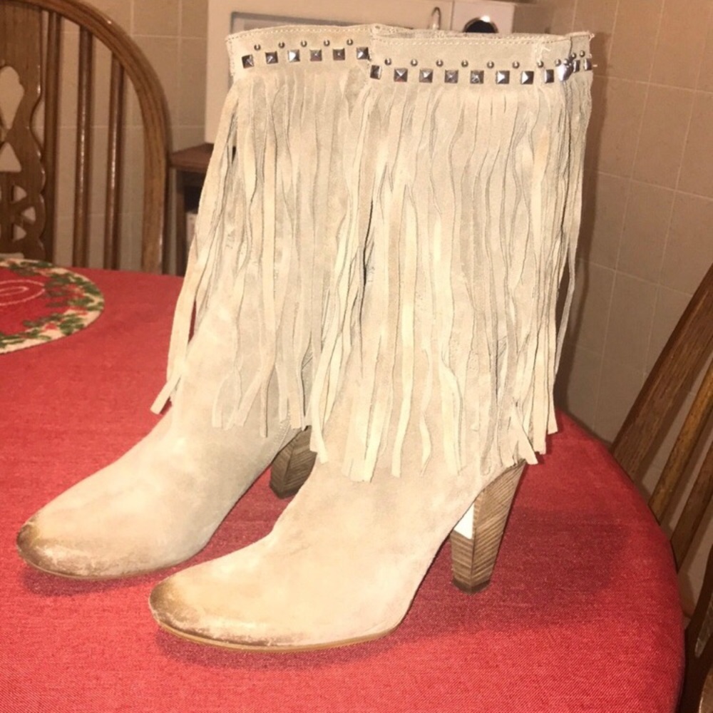 Distressed Fringed Boots
